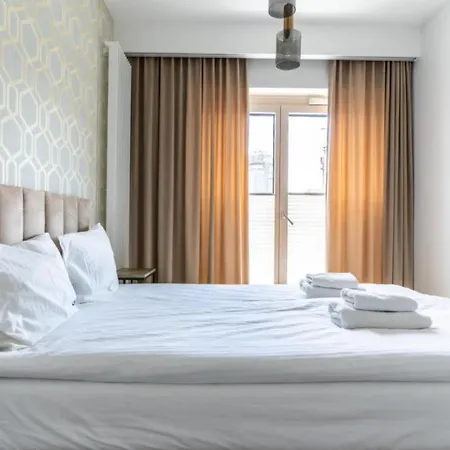 Apartment Mennica - Golden *